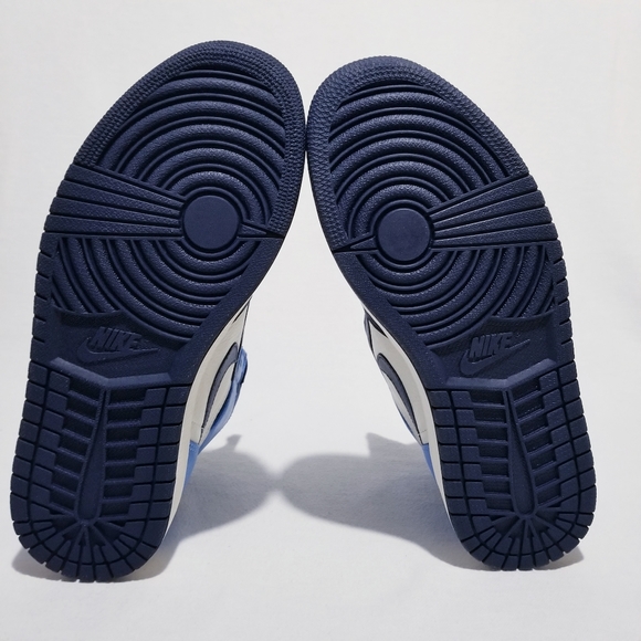 Size 8.5 (10w) - Jordan 1 Retro High OG - Obsidian UNC - 2019 - New - Picture 10 of 12